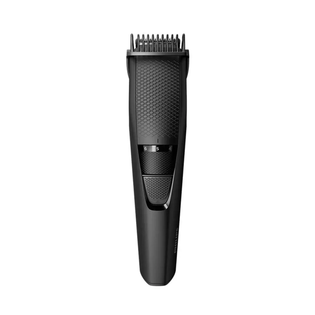 تصویر تکی ماشین اصلاح موی صورت فیلیپس مدل BT3208 در حالت نمای روبرو که بر روی دستگاه شانه مخصوص ریش قرار گرفته